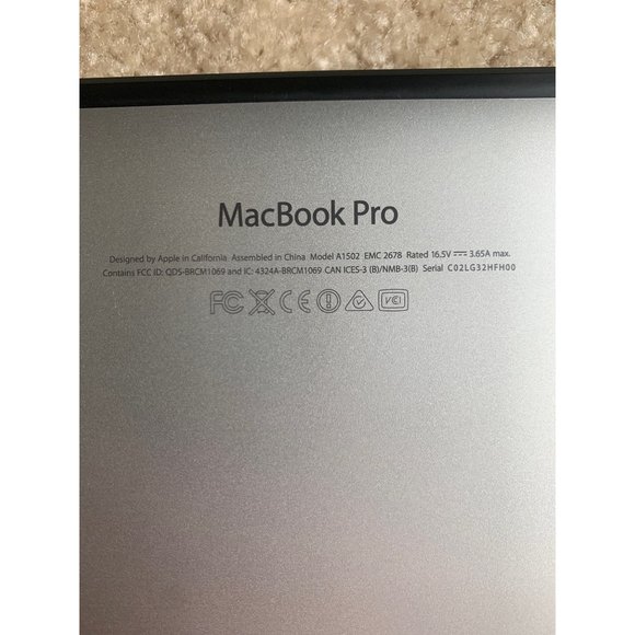 Like new Mac book pro for sale with original box - Picture 3 of 5